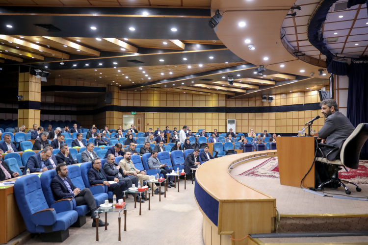 دولت چهاردهم به دنبال ارائه تجربه‌ای نوین و متفاوت از مدیریت اجرایی کشور است/ تاکید بر اهمیت نقش فرمانداران   به عنوان نمایندگان عالی حاکمیت در  شهرستانها در تحقق اهداف دولت
