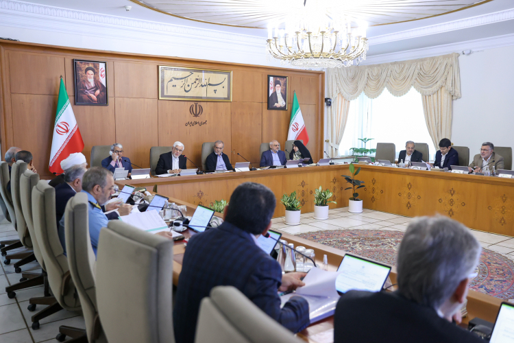 دستور دکتر پزشکیان برای تسهیل و رفع مشکلات سرمایه‌گذاران و تولیدکنندگان برق

