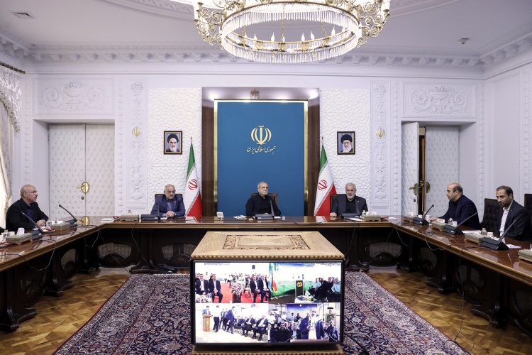 بهره‌برداری و آغاز عملیات اجرایی 425 مگاوات نیروگاه خورشیدی در 4 استان کشور

