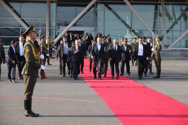 دکتر پزشکیان ارمنستان را به مقصد بلاروس ترک کرد