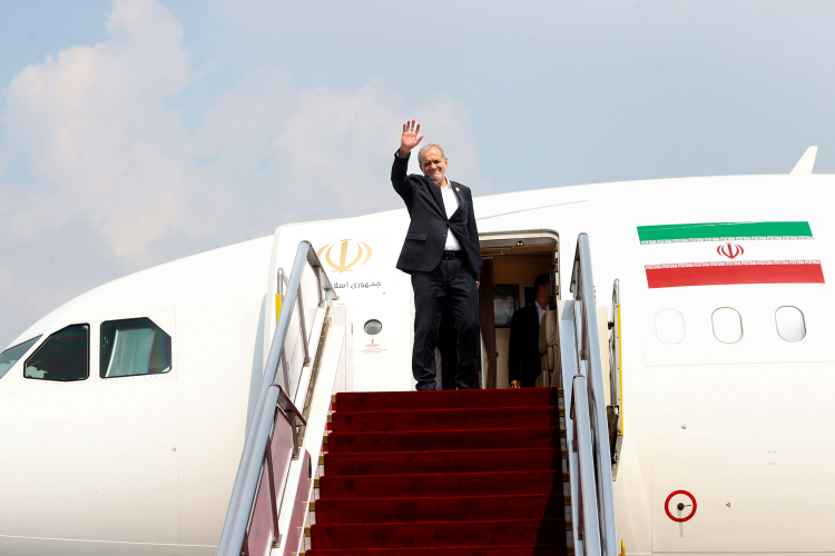  دکتر پزشکیان دقایقی پیش چین را به مقصد کشورمان ترک کرد