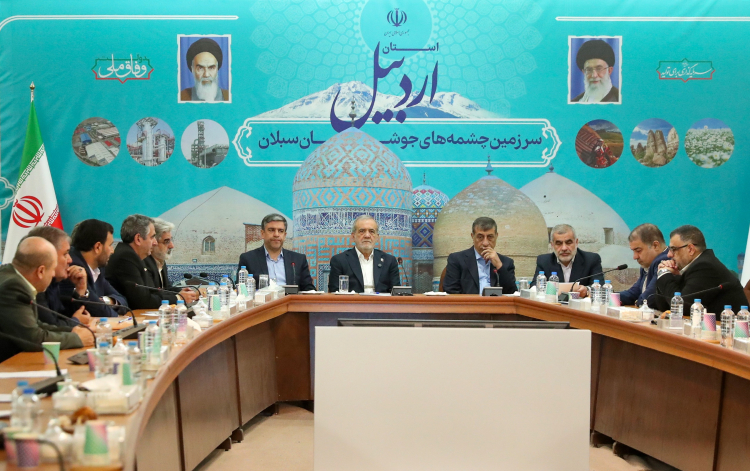 مدارس امروز به جای تربیت انسان‌های جامع‌نگر، افراد تک‌بعدی پرورش داده‌اند

