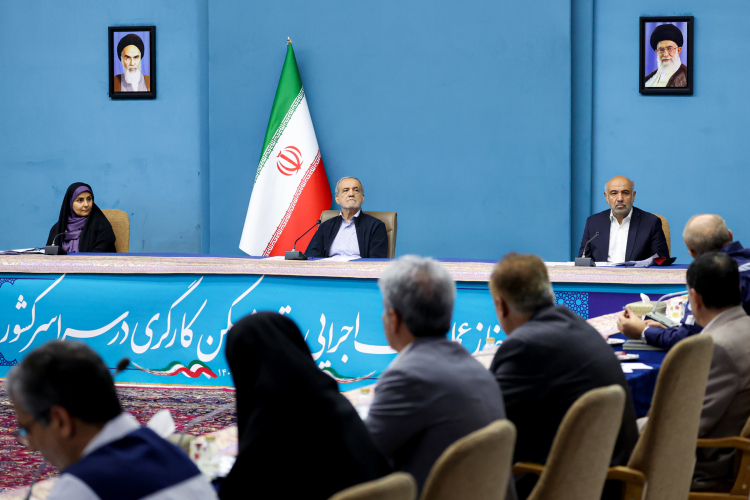 بنگاه‌های تولیدی وارد فرآیند ساخت مسکن کارگری وارد شوند تا خیال کارگران از داشتن مسکن راحت باشد
