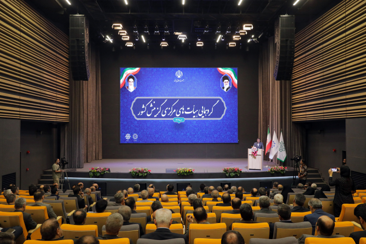 نگاه دولت به گزینش، تنگ‌نظرانه و حذف‌گرایانه نیست