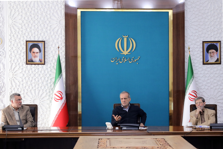 بررسی اقدامات انجام شده برای اجرای طرح پزشک خانواده با حضور دکتر پزشکیان/ تاکید رئیس جمهور بر ضرورت اتخاذ تمهیدات لازم برای پایداری منابع اجرای طرح
