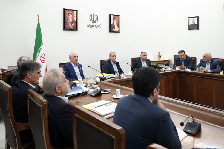 بررسی برنامه‌های افزایش تولید و رفع ناترازی‌ها در حوزه انرژی با حضور دکتر پزشکیان
