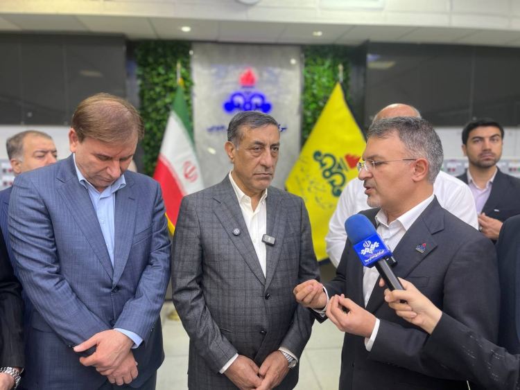 بازدید معاون اجرایی رئیس‌جمهور از مرکز کنترل گاز پارس جنوبی در آستانه فصل سرما
