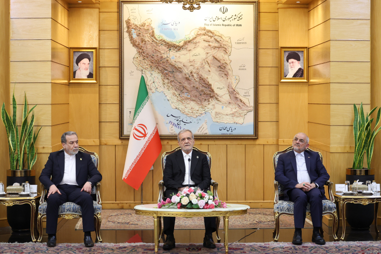 در جریان سفر به قزاقستان و ترکمنستان دستاوردهای سازنده‌ای در پیشبرد سیاست تقویت همسایگی داشتیم
