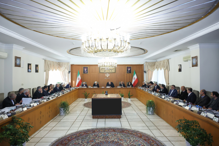 تاکید دکتر پزشکیان بر پیگیری مطالبات فعالان اقتصادی در دولت/ تشریح روند انتخاب رئیس کل بانک مرکزی