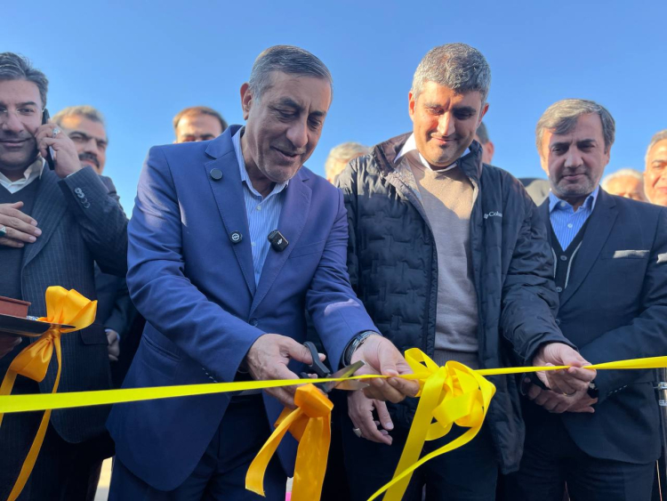 افتتاح نیروگاه خورشیدی 6 مگاواتی با حضور معاون اجرایی رئیس‌جمهور