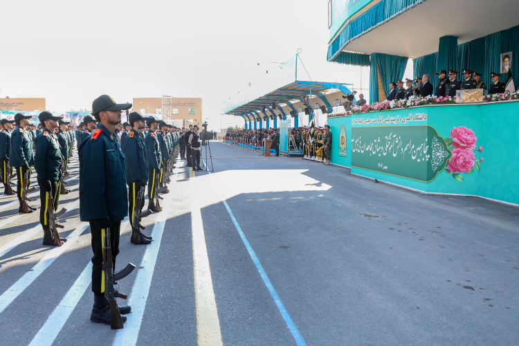 نیروهای انتظامی دژهای مستحکم جامعه و مایه عزت و امنیت کشورند/ مدیریت امنیت باید با کمترین آسیب و بیشترین اقتدار انجام شود/ امنیت پایدار با هم‌افزایی دولت، نیروهای انتظامی و مردم محقق می‌شود
