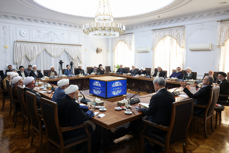 نقش علما و روحانیون در ترمیم شکاف‌های اجتماعی  و تقویت همبستگی ملی تعیین‌کننده است/ رویکرد دولت مردمی‌سازی اداره کشور است/ مساجد باید محور همدلی و حل مسائل مردم باشند