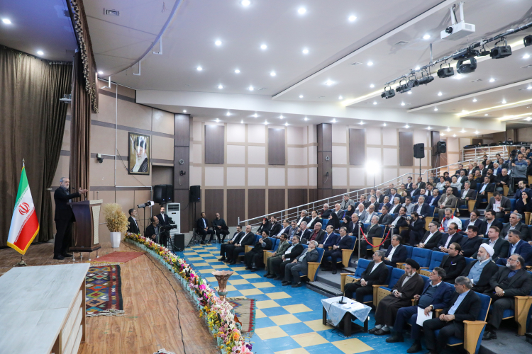 رویکرد دولت پرهیز از شعارزدگی است/ به مردم وعده دروغ نمی‌دهیم/ اگر با هم باشیم، هیچ قدرتی نمی‌تواند ما را از رشد و توسعه بازدارد