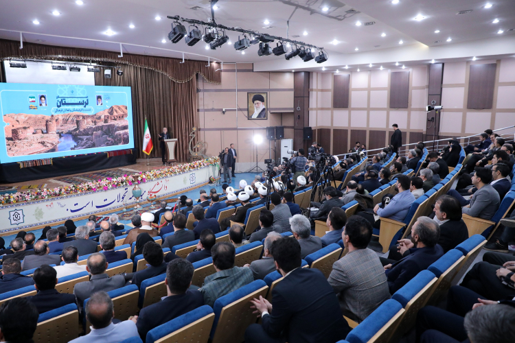 نشست با فرهیختگان و فعالان فرهنگی استان لرستان