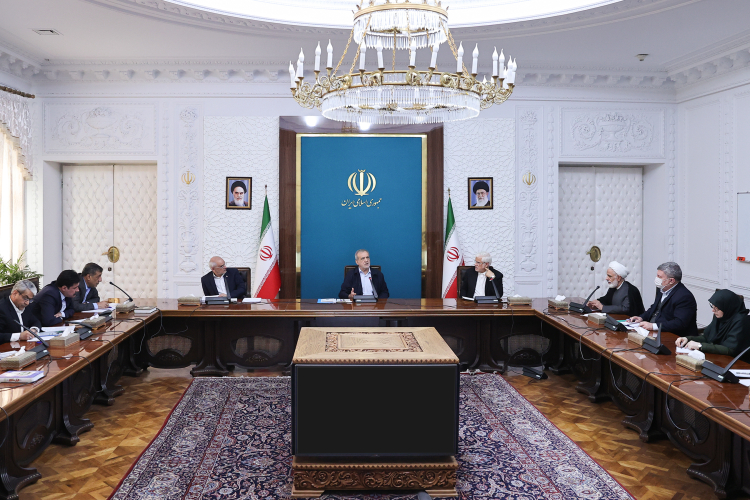 تأکید دکتر پزشکیان بر حکمرانی پاسخ‌محور و اصلاح فرایندهای بین‌بخشی/ ضرورت استمرار رویکرد دولت در مسیر کوچک سازی، مبارزه با فساد و مدیریت هوشمند منابع

