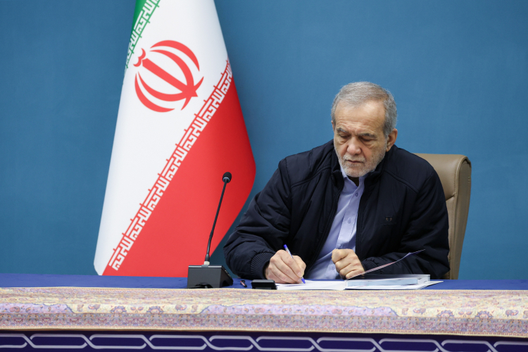 رئیس جمهور در پیامی درگذشت خواهر دکتر محسن رضایی را تسلیت گفت
