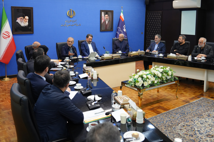 ملت ایران با مقاومت 40 روزه، دشمن را به استیصال کشاند/ مدیران کشور با روحیه جهادی، کمترین نگرانی را برای مردم رقم زدند/ اصناف و تولیدکنندگان، ستون‌های پایداری اقتصاد در شرایط جنگی بودند/ هماهنگی دولت، مردم و نیروهای مسلح، دشمن را ناکام گذاشت
