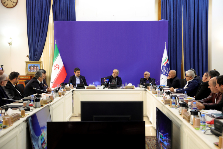 پایداری شبکه‌های ارتباطی کشور، نشانه عملکرد صحیح و منسجم مدیریت در حوزه فناوری است/قدرت واقعی کشور، در سرمایه انسانی متعهد و نخبگان توانمند آن نهفته است/نباید اجازه داد نسل آینده از دسترسی به علم و مهارت محروم شود