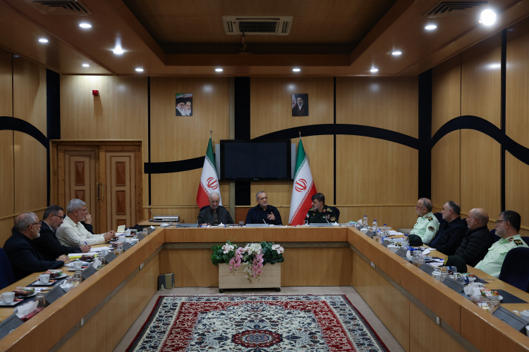 فراجا در جنگ تحمیلی اخیر مجاهدانه و بی‌ادعا در میدان بود/ تقویت، بازمهندسی و مردمی‌سازی ساختار امنیت داخلی کشور ضروری است/ ترجیح عقلانی،منطقی و مبتنی بر منافع ملی، تکمیل پیروزی‌ نیروهای مسلح، در عرصه دیپلماسی است
