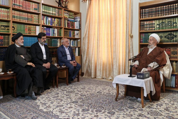 دیدار رئیس دفتر رئیس جمهور با حضرت آیت الله العظمی مکارم شیرازی