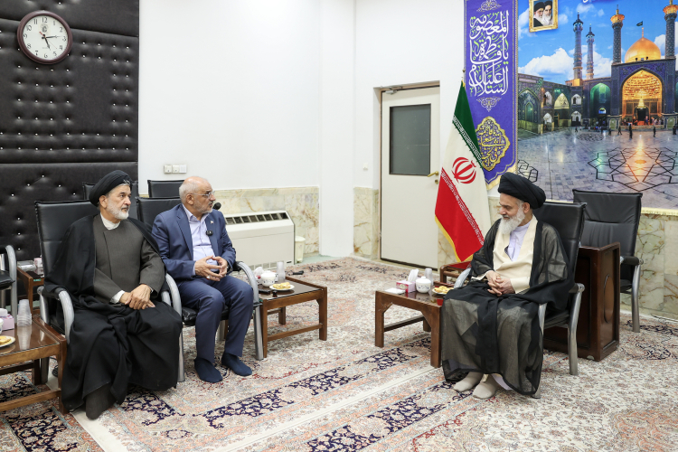 دیدار رئیس دفتر رئیس جمهور با آیت الله سید هاشم بوشهری