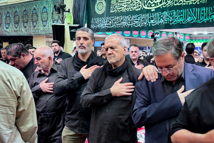 حضور رئیس‌جمهور در مراسم شام غریبان حضرت اباعبدالله الحسین (ع) در ارومیه