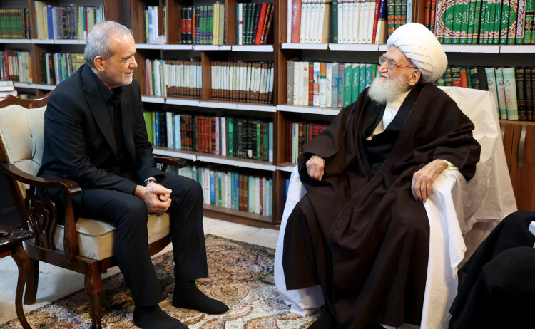 دکتر پزشکیان: جبران آسیب‌های ناشی از جنگ و بهبود معیشت مردم در اولویت دولت است/ دولت همه ظرفیت‌های داخلی و دیپلماتیک را برای گره‌گشایی از مشکلات مردم بسیج کرده است/ آیت الله العظمی نوری همدانی: مدیریت بازار در دوران جنگ اخیر از اقدامات قابل تقدیر دولت بود/ نباید مذاکره‌کنندگان و خدمتگزاران کشور تضعیف شوند/ رسانه‌ها باید امیدآفرینی کنند و مردم را از خدمات انجام‌شده آگاه سازند
