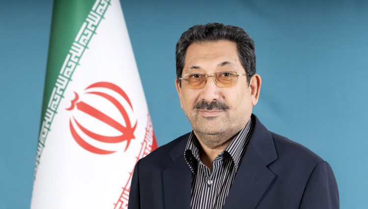 رئیس‌جمهور در روزهای جنگ شخصا مدیریت کشور را به عهده داشت/ مدیون تمام تولیدکنندگانی هستیم که در جنگ پای کار ماندند/ با اعمال سیاست‌های هدفمند، امکان ایجاد انحصار در کالاها کاهش پیدا کرده است/ رئیس‌جمهور با حضور موثر در بحران‌ها، بسیاری گره‌های کار را باز می‌کنند
