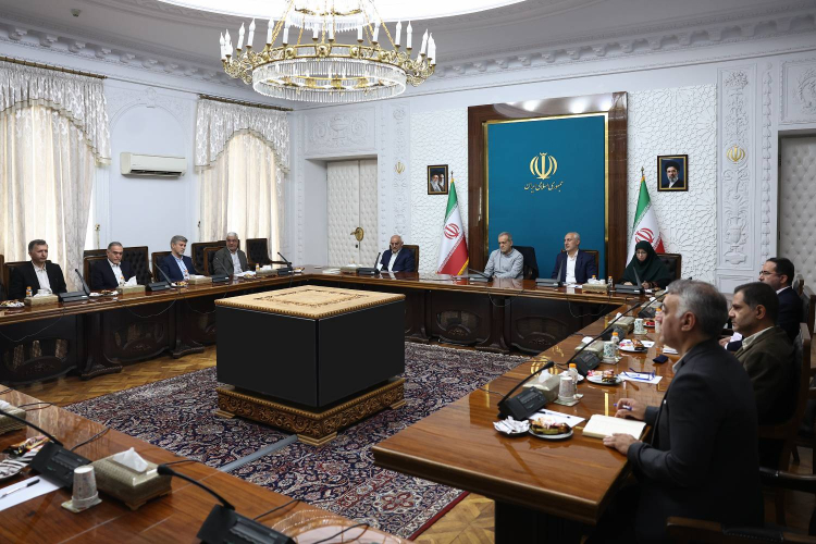 دکتر پزشکیان: تمام طرح‌های حوزه محیط زیست باید مبتنی بر نیازسنجی اقلیمی و مطالعات راهبردی باشد/ با ساخت‌وسازهای غیرمجاز در عرصه‌های طبیعی قاطعانه برخورد شود/ تدوین برنامه جامع اقدام مشترک با بهره‌گیری از تجربه کشورهای پیشتاز در حوزه آب و محیط‌زیست