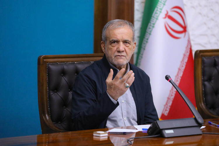 دکتر پزشکیان: احداث مسیرها باید مطابق با استانداردها باشد/ تملک اراضی پیش از آغاز عملیات اجرایی انجام شود
