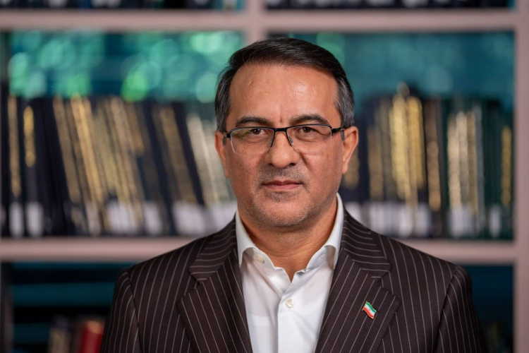 پزشکیان بر شنیدن صدای مردم و اصلاح نظام اداری تأکید دارد/ اگر اصلاح نظام اداری روی زمین بیاید، آن را انقلاب اداری می‌نامم/ سامانه فوریت‌های اداری برای شنیدن و پاسخگویی به صدای مردم راه‌اندازی شد. اصلاح ساختار دستگاه‌های اجرایی می‌تواند بیش از 120 همت کاهش هزینه ایجاد کند/ دولت چهاردهم به دنبال اصلاح ریشه‌ای نظام پرداخت و حقوق بازنشستگان است/ پزشکیان تأکید کرد شرکت‌های واسط نیروهای شرکتی حذف شوند
