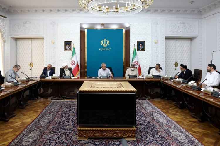 ادامه توسعه کشور در شرایط جنگ با مدیریت مستمر دولت دنبال شد/ یقین داریم با هم‌افزایی و انسجام داخلی بر مشکلات غلبه می‌کنیم

