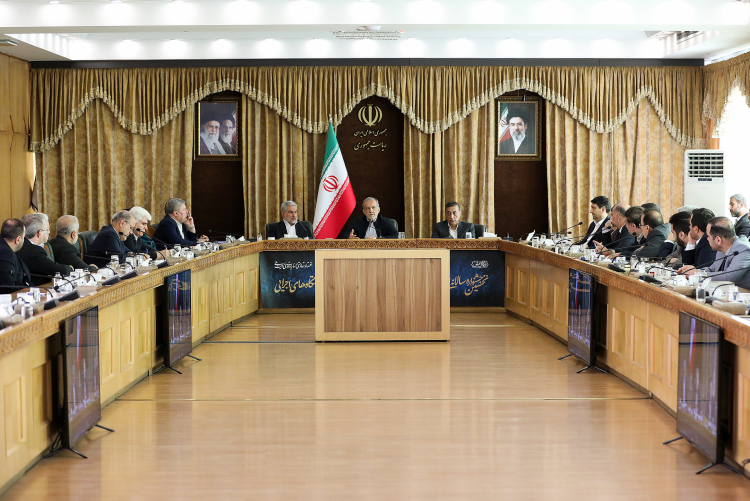  معاونت های امور مجلس باید زمینه ساز تعامل و هم افزایی دولت، مجلس و دستگاه های نظارتی باشند / حفظ عزت و احترام مردم در مراجعه به دستگاه های اجرایی الزامی است
