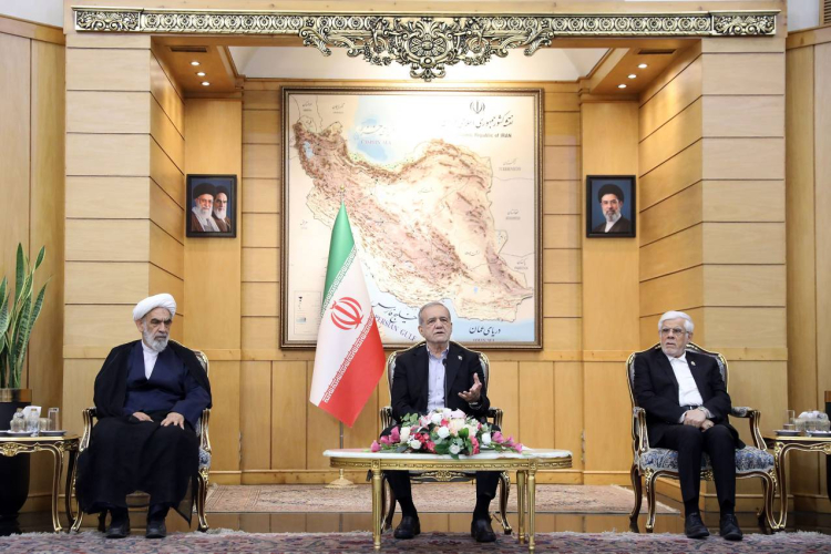 با قدرت از مواضع ایران در مجامع بین‌المللی دفاع خواهیم کرد
