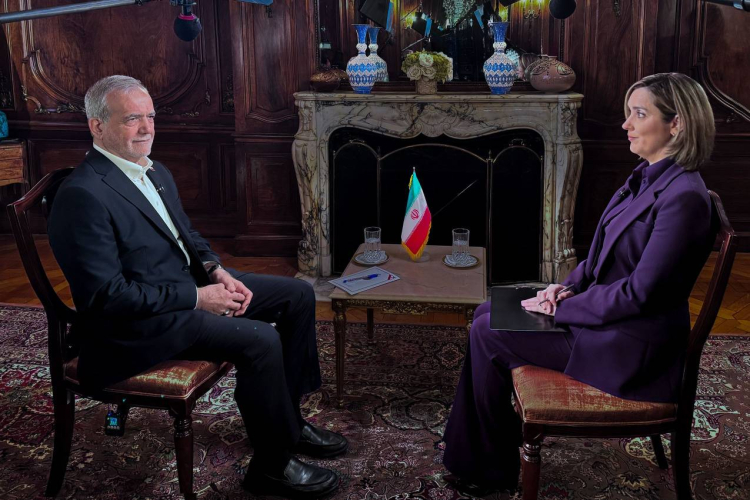 آماده گفت‌وگو هستیم، اما قلدری و زور را نمی‌پذیریم/ ما هیچ گاه به دنبال سلاح هسته‌ای نبوده‌ایم/ می‌توانیم با کشورهای منطقه دست به دست هم دهیم و منطقه را آباد کنیم/ حل اختلافات از مسیر گفت‌وگو و بر مبنای احترام متقابل امکان‌پذیر است
