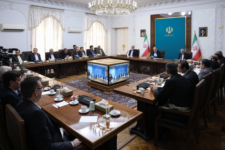 دکتر پزشکیان: توسعه روابط فرهنگی، گردشگری و تجاری با همسایگان ضرورت دارد/ مردم مقتدر ایران با سربلندی از سختی‌ها و محدودیت‌ها خارج خواهند شد
