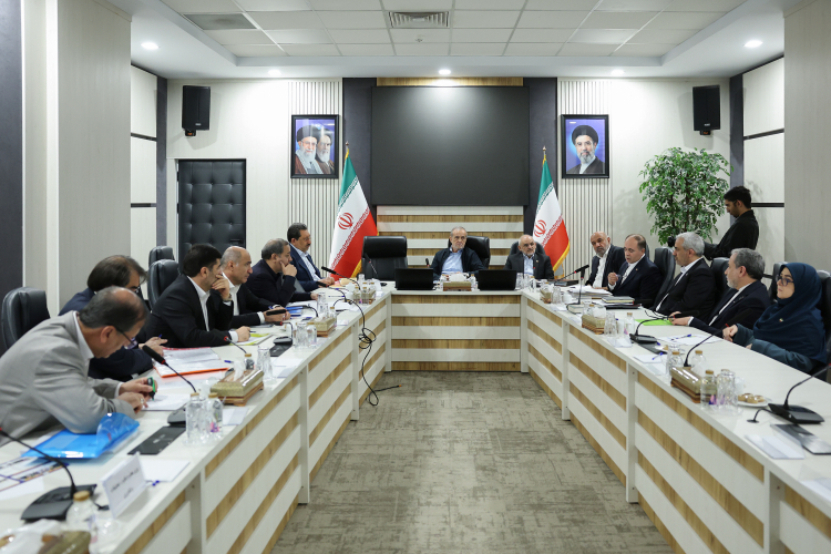 تأکید دکتر پزشکیان بر تنوع‌بخشی به مسیرهای تأمین کالاهای اساسی، رفع موانع تجاری و استفاده حداکثری از شبکه ریلی
