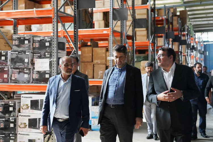 بازدید معاون ارتباطات و اطلاع‌رسانی دفتر رئیس‌جمهور از انبارهای اموال تملیکی استان تهران
