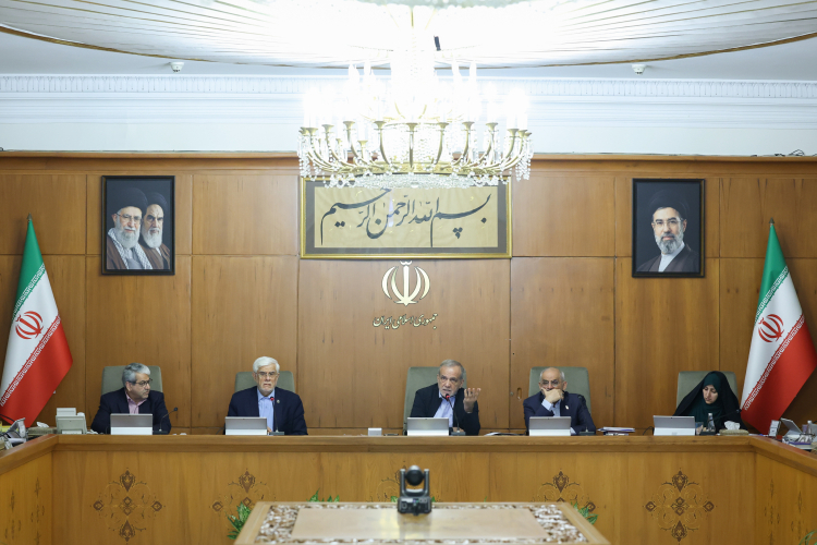 تأکید دکتر پزشکیان بر اولویت محیط زیست در تصمیم‌گیری‌های کلان کشور/ گزارش دولت از تحقق 141 همت صرفه‌جویی و برنامه‌های تکمیلی برای کاهش هدررفت منابع
