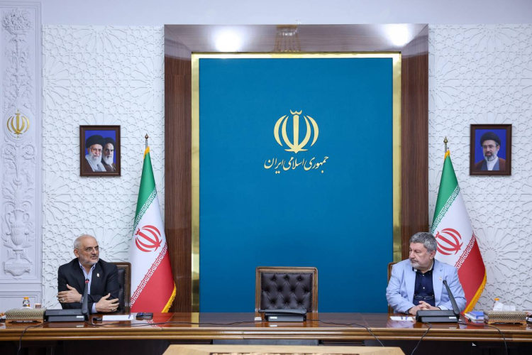 شفاف‌سازی و تبیین دقیق وضعیت جاری کشور از الزامات اساسی شرایط پیچیده کنونی است / باید تمرکز اصلی خود را بر وحدت ایرانیان قرار دهیم
