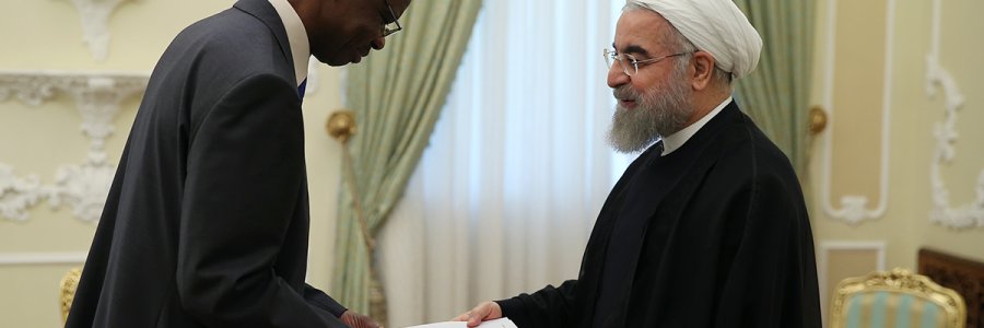 تقدیم استوارنامه سفیر مالی