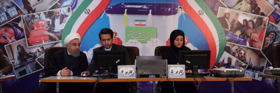 حضور دکتر روحانی در ستاد انتخابات کشور و  ثبت نام  در دوازدهمین دوره انتخابات ریاست جمهوری