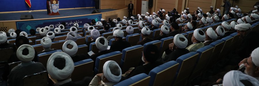 ضیافت افطار با علما و روحانیون