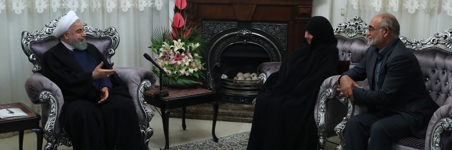 دکتر روحانی در دیدار با خانواده شهیدان مظفر