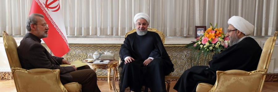 أحبط الشعب الایرانی مؤامرات الأمیرکیین بفصل الصمود و المقاومة مرة أخری/هدف العقوبات الأمیرکیة الخاطئة هو التأثیر علی معیشة المواطنین الایرانیین/إحدی المواضیع الهامة التی طُرحت فی اجتماع رؤساء السلطات الثلاث الیوم تتمثل فی رسم خاطرة الطریق للمستقبل وفق توجیهات سماحة القائد الأعلی للثورة الاسلامیة/ سیفهم الأمیرکیون انهم سلکوا نهجا خاطئا فی الأشهر القلیلة القادمة