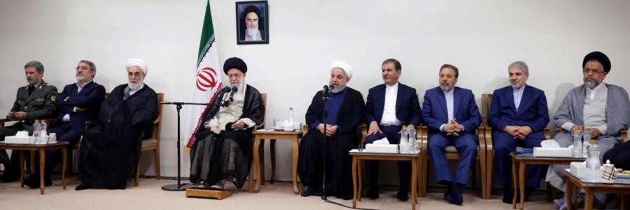 رغم الحظر المفروض، لدینا ظروف حسنة و طیبة بشأن تأمین السلع الأساسیة/ قمنا باختیار الطریق الصحیح لخفض التعهدات/سیاسة الحکومة تتمثل فی شراء المنتجات النفطیة بدل النفط الخام/ تم حصول الانجازات الحکومیة بفضل الألطاف الإلهیة الواسعة و توجیهات السماحة القائد الرشیدة و التواجد و الدعم الشعبی