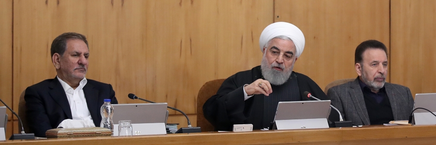 جمهوری اسلامی ایران به دنبال سلاح هسته‌ای نبوده و نیست، حتی اگر برجام و پادمان هم از بین برود و روابط کشورمان با آژانس بین‌المللی هسته‌ای خوب یا بد باشد، به دنبال سلاح هسته‌ای نیستیم و این بر مبنای فتوای رهبری عزیز و مطابق تعهد اخلاقی هیچ وقت دنبال سلاح هسته ای هم نمی رویم اما در عین حال می خواهیم روابط خوب با شما داشته باشیم. اگر به تعهدات خود عمل کنید ما هم عمل می‌کنیم.
/در جایی که نمی خواهید کاری بکنید ، نگویید که ناتوان و ضعیف هستید اما چطور در جایی که می خواهید تخلف کنید، توانمند می شوید؟ جایی که باید به عهد خود عمل کنید ناتوان می شوید و می گویید آمریکا فشار می آورد و نمی توانید و از ما عذر خواهی می کنید اما چطور علیه ملت ایران، یک مرتبه توانمند می شوید؟ وقتی نسبت به ملت ایران می خواهید تعهدات را عمل کنید سر را به زیر می اندازید و می گویید ناتوان هستید.