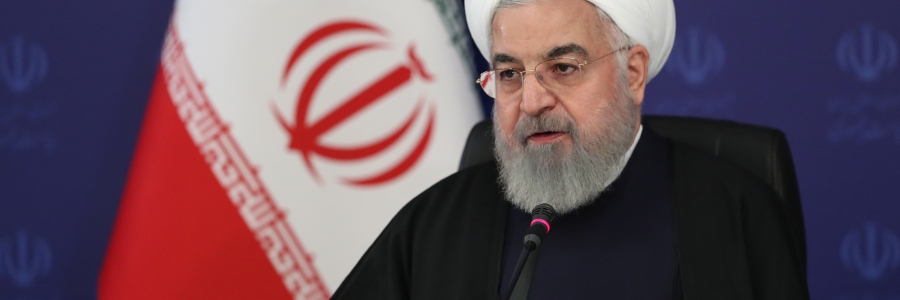 مسأله کرونا، مسأله ای نیست که بگوییم فلان روز به طور کامل دوره‌اش تمام می‌شود. کرونا ممکن است برای ماه‌های آینده با ما باشد. ممکن است تا آخر سال با ما باشد. همیشه باید دستورالعمل‌ها و پروتکل های بهداشتی را که وزارت بهداشت و درمان صادر می‌کند، مراعات کنیم.

مراکز تولید و کسب و کار و ادارات و همه جا باید مراعات کنند. اجتماعات باز ممکن است برای مدت زمانی محدود شود و مورد نظر باشد که اجتماعات نداشته باشیم. چون هنوز تا پایان، راه کوتاهی پیش رو نداریم. البته این داستان ایران نیست، این موضوع، موضوع همه کشورهای جهان است و جهانی و در سراسر جهان است. باید مراعات کنیم.

ان‌شاء الله با مراعات و همکاری و با یاری یکدیگر و با عنایت خداوند از این مرحله عبور خواهیم کرد.