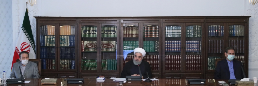 سه میلیون نفر محروم و تحت فشار هستند که برای آنها در چهار نوبت بسته حمایتی از 200هزار تومان تا 600 هزار تومان مدنظر قرار دادیم؛ که مرحله اول آن پرداخت شده و مرحله دوم آن هم تا پایان فروردین پرداخت خواهد شد و دو نوبت بعد هم به همان صورت در ماههای اردیبهشت و خرداد پرداخت خواهد شد.

یک رقمی مدنظر قرار دادیم به عنوان وام به اندازه یک میلیون تا دو میلیون تومان برای 4 میلیون خانواده‌ای که آنها هم جزو اقشار کم درآمد هستند؛ نرخ این وام 4درصد است و این هم به زودی برای خانواده‌ها اعلام می‌شود که بتوانند این وام را دریافت کنند.