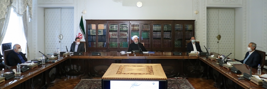 نوعی کمک دولت به رسته‌ها و مشاغلی است که در این 2 ماه بخاطر ویروس کرونا تحت فشار قرار گرفتند و کسب و کار آنها با مشکلات مواجه شده است.

در مجموع یک بسته 100 هزار میلیارد تومانی را مد نظر قرار دادیم که این بسته، 25 هزار میلیارد تومان  به بخش بهداشت، دارو، درمان، تجهیزات پزشکی مربوط می شود و بخشی هم مربوط به صندوق بیمه بیکاری است و این بخش بلاعوض و پرداخت پولی است که توسط دولت برای مسایل کرونا انجام می شود.

بخش دیگر، مبلغ  75 هزار میلیارد تومان است که به صورت تسهیلات یا به عموم مردم و یارانه‌بگیرها پرداخت می‌شود و یا به کسب و کارهایی که قبلاً اعلام شده در 10 رسته شغلی که  در این ایام تحت فشار شدیدتری قرار گرفتند که رقم آن حدود 52 هزار میلیارد تومان است.